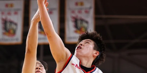 华体会体育登录入口-季后赛场均12+7揽下FMVP！女篮前任扛旗人，或被宫鲁鸣重新召唤？