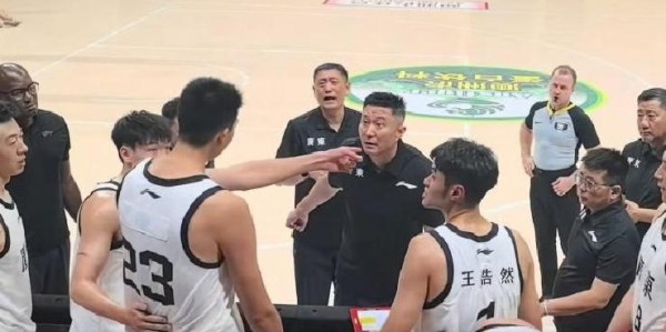 华体会体育登录入口-赢一场就飘了？杜锋又玩阴阳怪气，采访暗戳赵睿周琦或内涵许利民