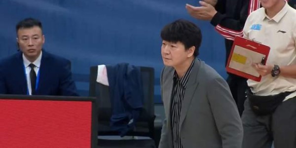 华体会体育官方网站-夺冠热门输球仍反超山东，辽篮掀翻强敌却无缘前8，黑马超出预期