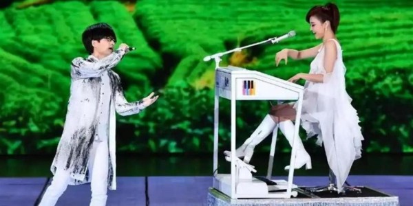 华体会体育官方网站-玖月奇迹离婚7年，王小玮近况曝光，43岁无婚无育，发福显老