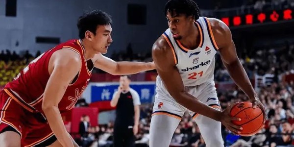 华体会体育官方网站-白边夺CBA最佳防守球员！从蓝领到统治攻守，上海赚大发了！